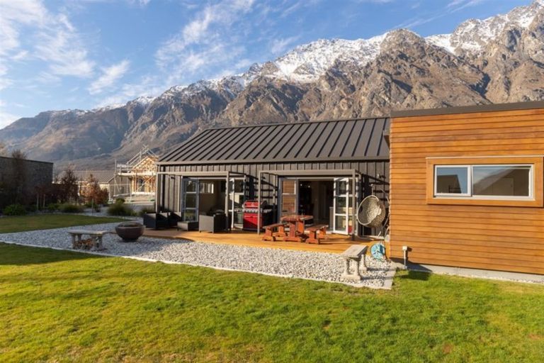 Photo of property in 7 Bretby Court, Jacks Point, Queenstown, 9371