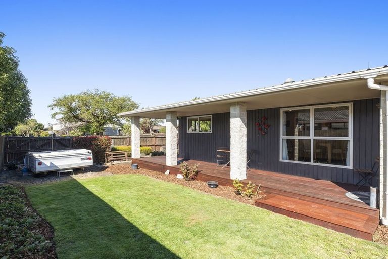 Photo of property in 43 Dunbarton Street, Redwood, Christchurch, 8051