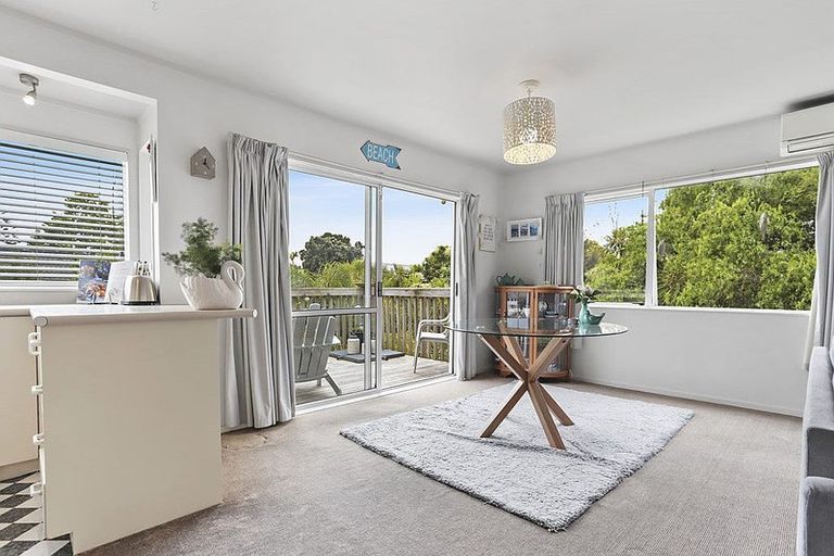 Photo of property in 1/10 Ambler Avenue, Glen Eden, Auckland, 0602