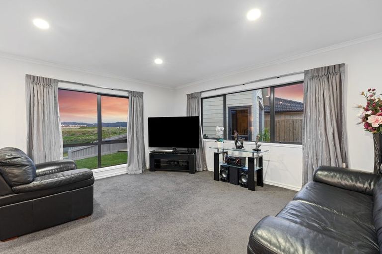 Photo of property in 34 Gibson Place, Papamoa Beach, Papamoa, 3118