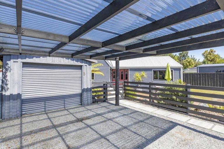 Photo of property in 5 Penfold Square, Leithfield, 7481