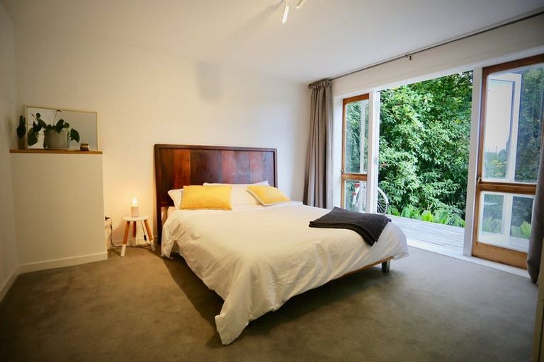 Photo of property in 14 Tinopai Road, Titirangi, Auckland, 0604