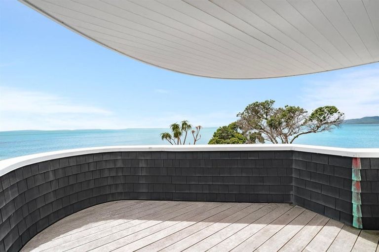 Photo of property in 27 Muritai Road, Milford, Auckland, 0620