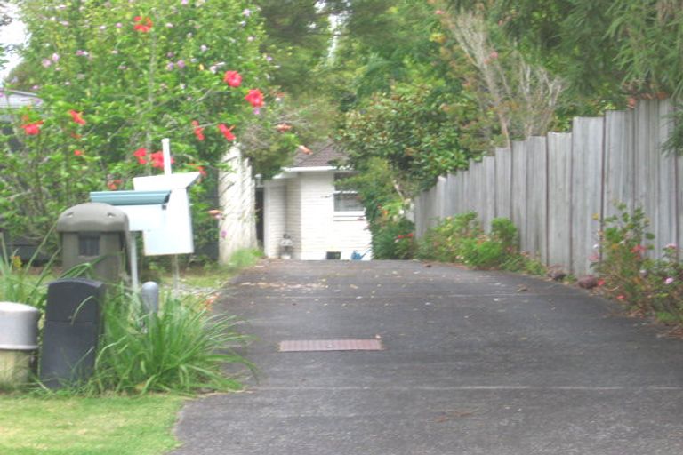 Photo of property in 2/12 James Evans Drive, Northcote, Auckland, 0627
