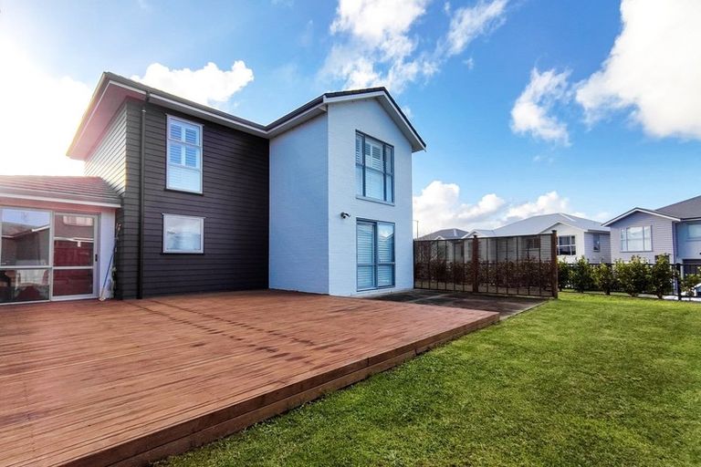 Photo of property in 9 Arthur Rolfe Lane, Swanson, Auckland, 0614