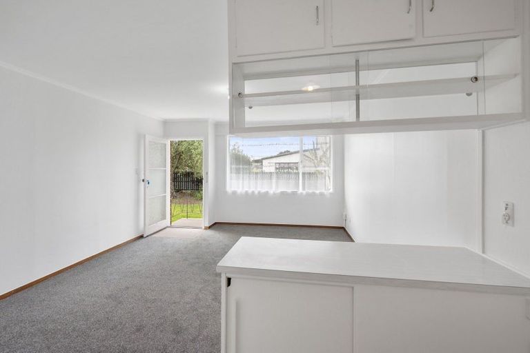 Photo of property in 62 Lincoln Road, Henderson, Auckland, 0610