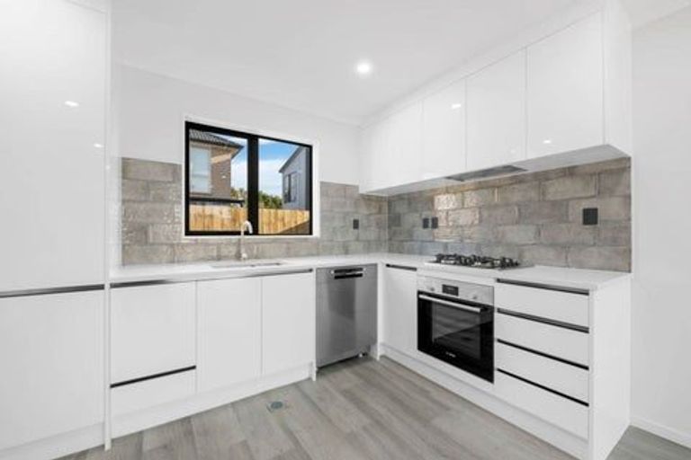 Photo of property in 10e Kent Road, Manurewa, Auckland, 2102