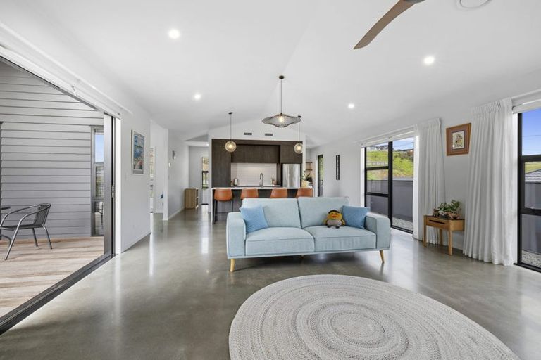 Photo of property in 54 Fernbrook Drive, Hurworth, New Plymouth, 4310