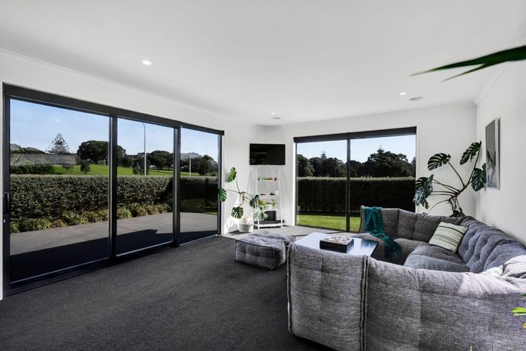 Photo of property in 6 Pebble Beach Court, Waiwhakaiho, New Plymouth, 4312