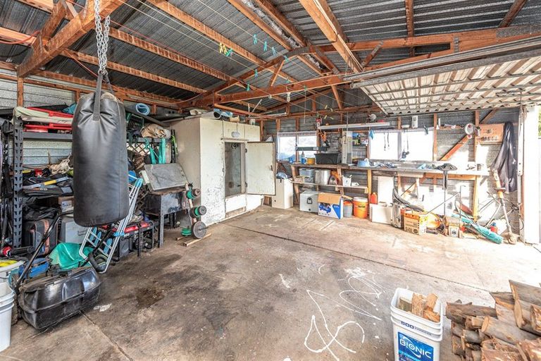 Photo of property in 28 Miro Street, Castlecliff, Whanganui, 4501