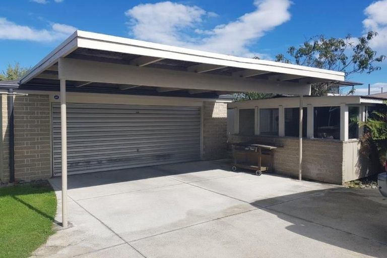 Photo of property in 41 Burnside Crescent, Burnside, Christchurch, 8053