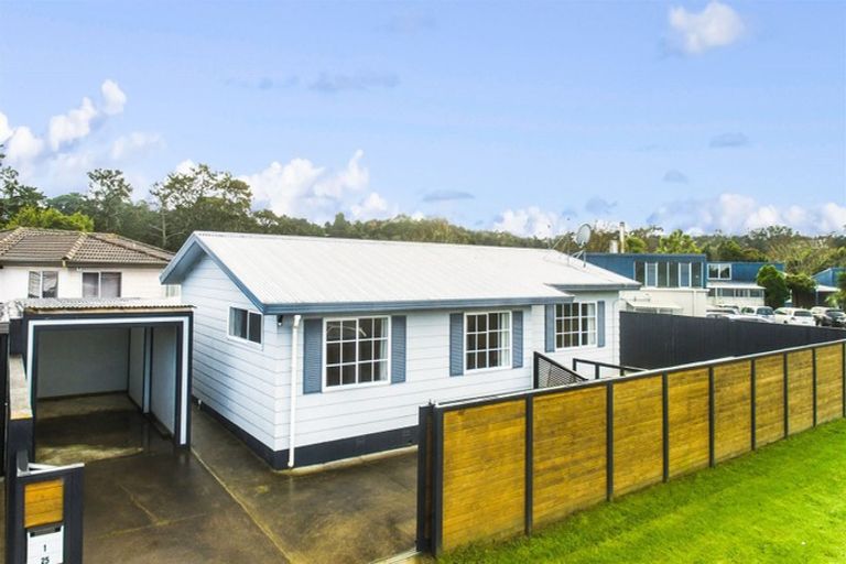 Photo of property in 1/25 Karepo Crescent, Ranui, Auckland, 0612