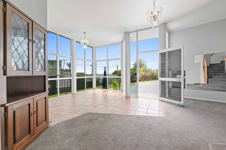 Photo of property in 2 Findlay Street, Moturoa, New Plymouth, 4310