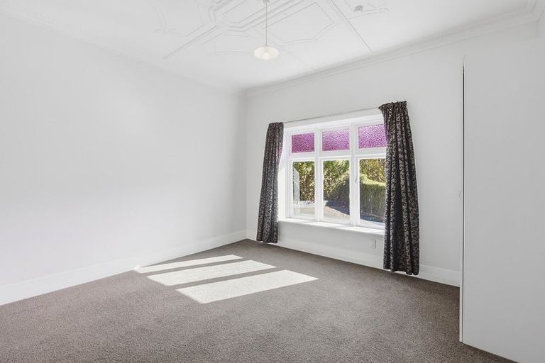 Photo of property in 105 Kaikorai Valley Road, Glenross, Dunedin, 9011
