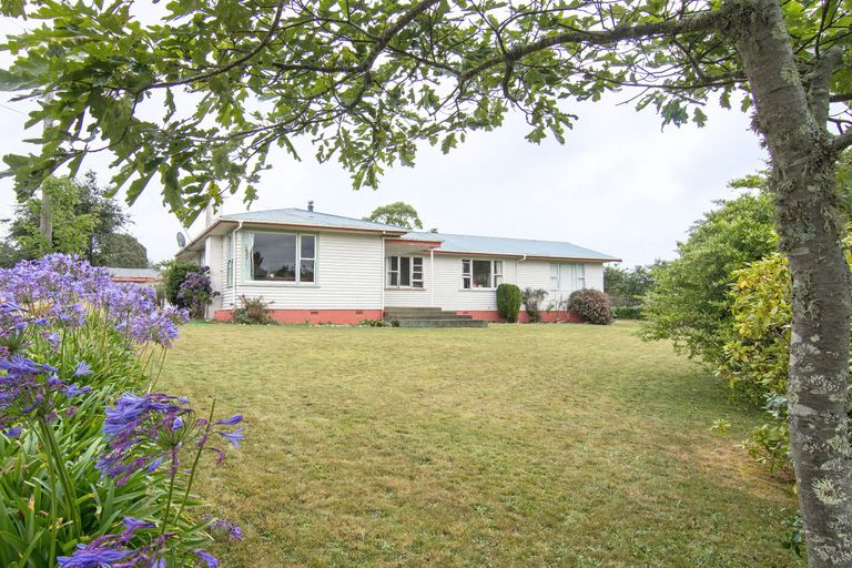 Photo of property in 72 Stanly Street, Eketahuna, 4900