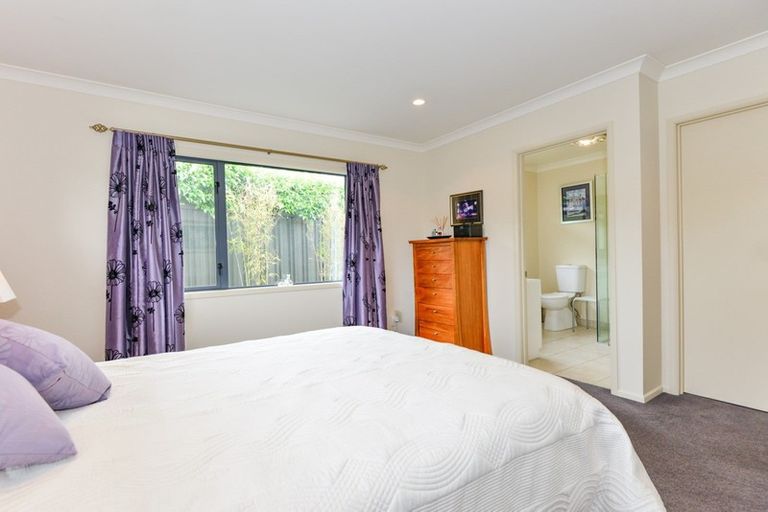 Photo of property in 1 Russell Robertson Drive, Havelock North, 4130