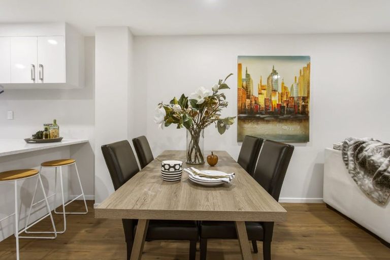 Photo of property in 13 Millcroft Lane, Ranui, Auckland, 0612