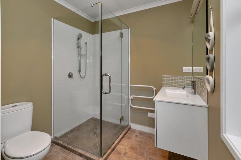 Photo of property in 110 Barbados Way, One Tree Point, 0118