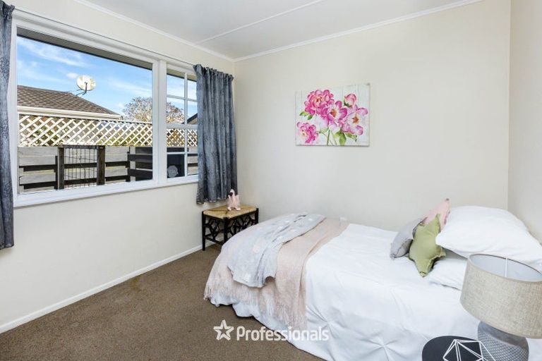 Photo of property in 35 Tacoma Drive, Totara Park, Upper Hutt, 5018