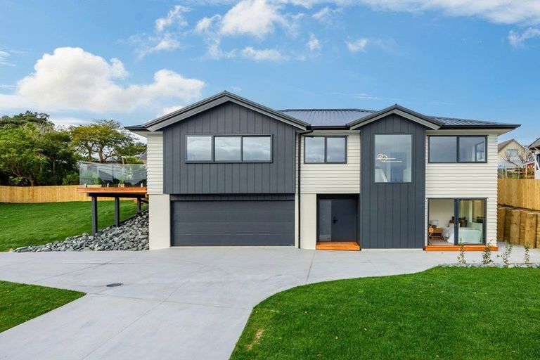 Photo of property in 12a Walbrook Road, Manly, Whangaparaoa, 0930