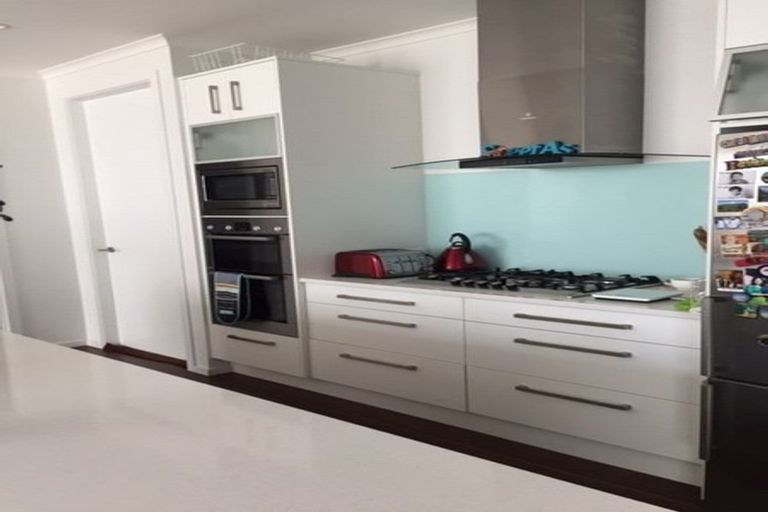 Photo of property in 11 Bickerton Rise, Churton Park, Wellington, 6037