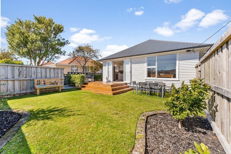 Photo of property in 6 Union Street, Merrilands, New Plymouth, 4312