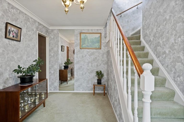 Photo of property in 17 Waddington Drive, Naenae, Lower Hutt, 5011