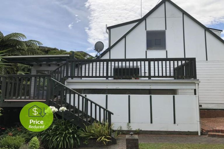 Photo of property in 12 Jacaranda Grove, Maungaraki, Lower Hutt, 5010