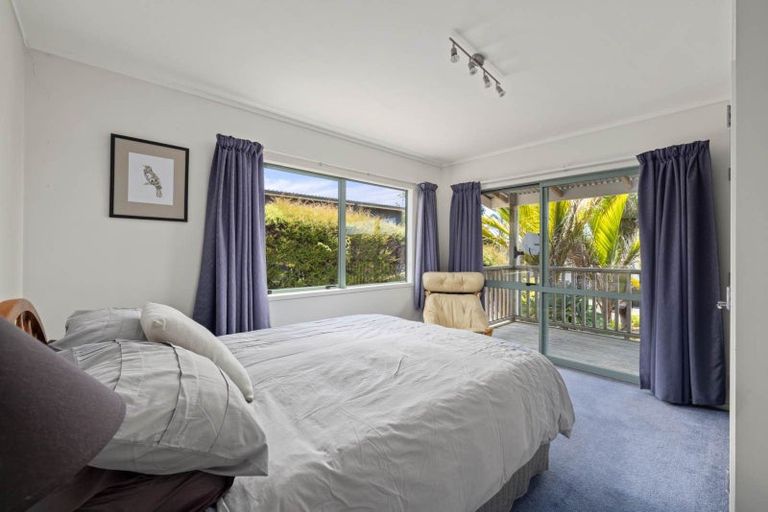 Photo of property in 1 Waterview Place, Haruru, 0204