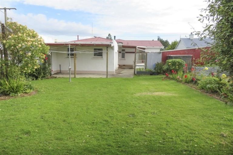 Photo of property in 28 Halton Street, East Gore, Gore, 9710