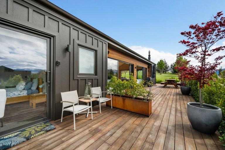 Photo of property in 37 Pendeen Crescent, Jacks Point, Queenstown, 9371