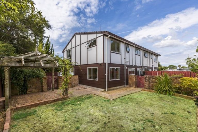 Photo of property in 50 Kohekohe Street, New Lynn, Auckland, 0600