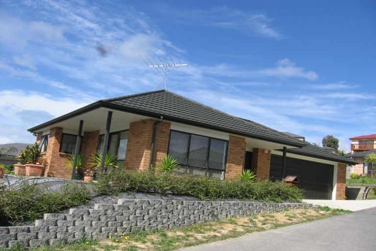 Photo of property in 19 Black Teal Close, Unsworth Heights, Auckland, 0632