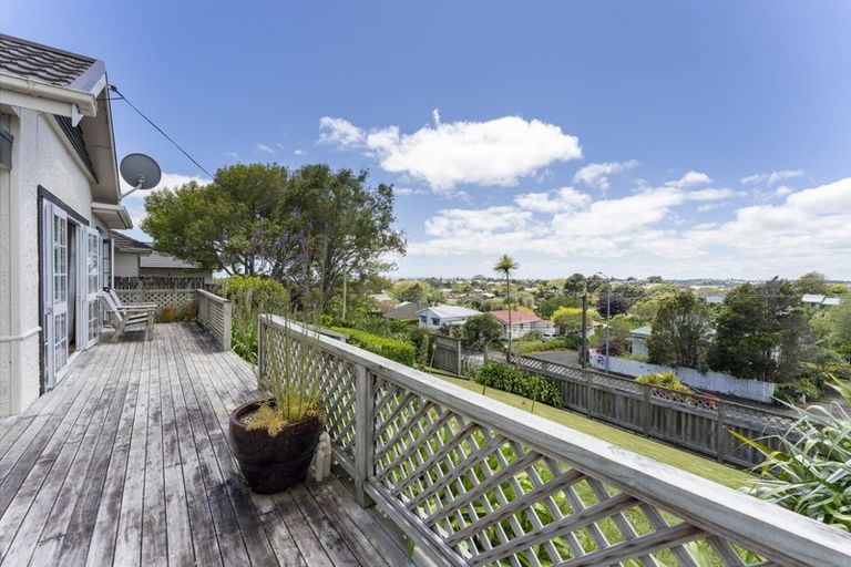 Photo of property in 88 Mangorei Road, Strandon, New Plymouth, 4312