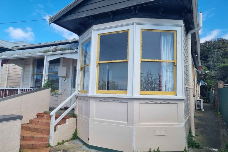 Photo of property in 6-10 Mudges Terrace, Newtown, Wellington, 6021