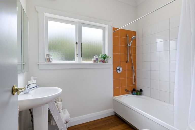 Photo of property in 178b Oxford Terrace, Epuni, Lower Hutt, 5011
