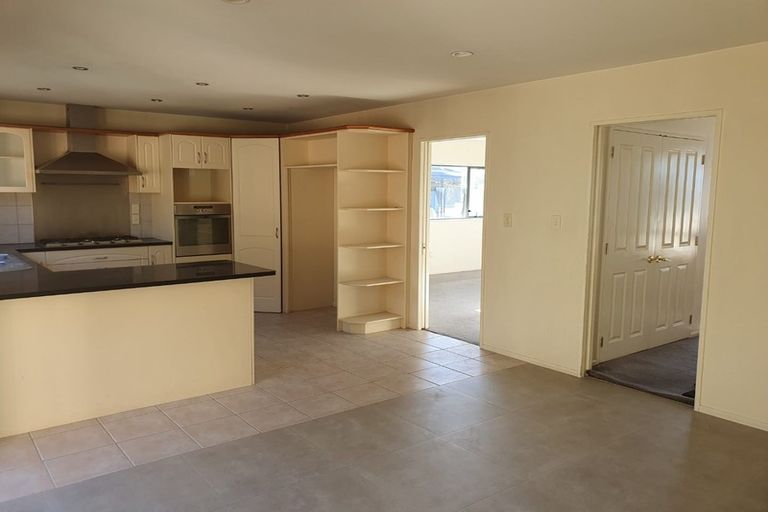 Photo of property in 3 Boeing Place, Goodwood Heights, Auckland, 2105