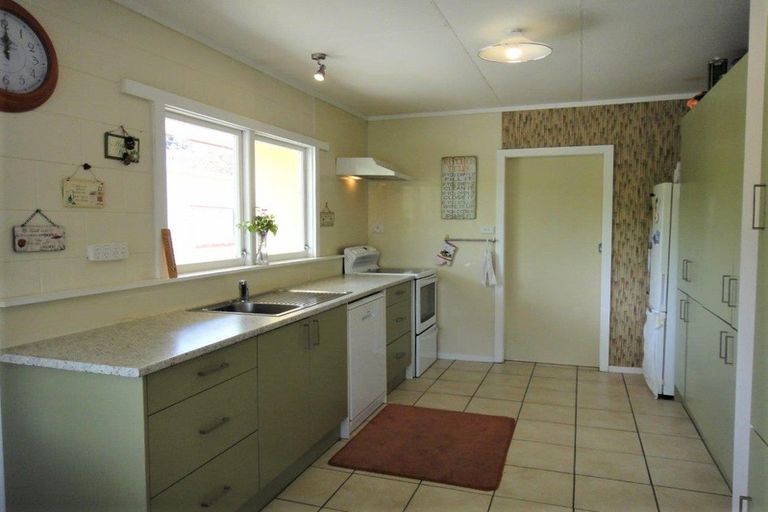Photo of property in 931 State Highway 1, Oakleigh, Whangarei, 0171