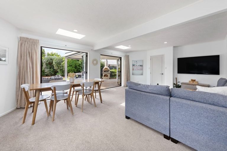 Photo of property in 14a Motuora Road, Manly, Whangaparaoa, 0930