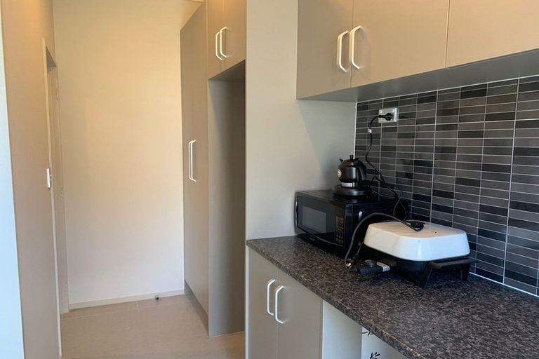 Photo of property in 10 Henriette Place, The Gardens, Auckland, 2105