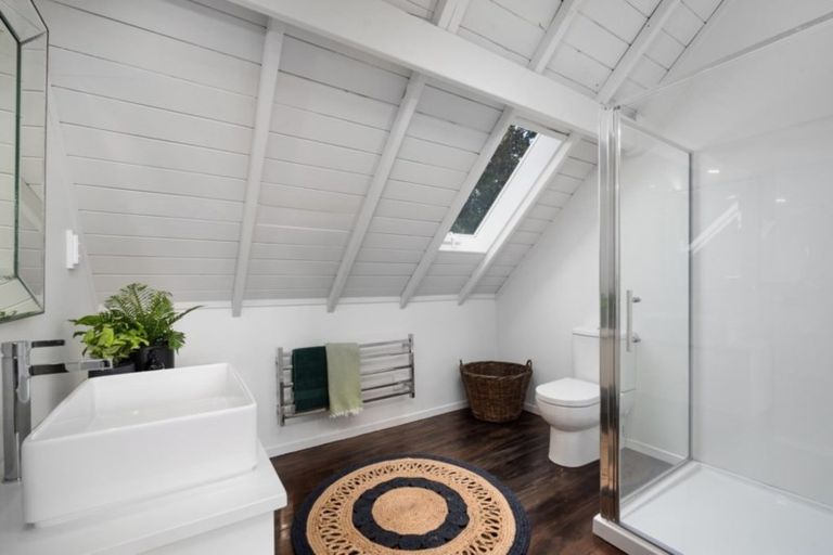 Photo of property in 3b Shiloh Way, Greenhithe, Auckland, 0632