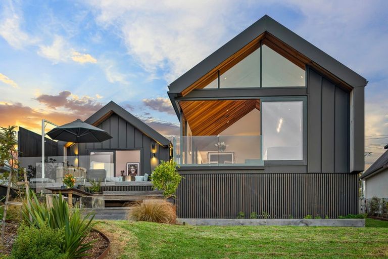 Photo of property in 50 Tiri Road, Manly, Whangaparaoa, 0930