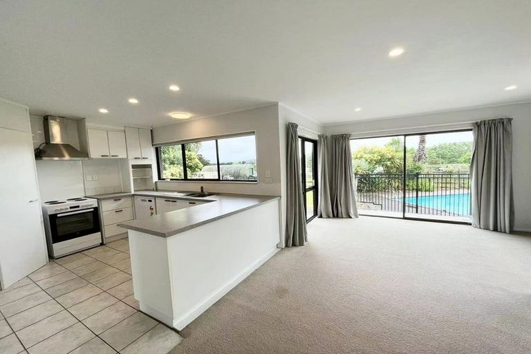 Photo of property in 143 Hamlin Road, Ardmore, Papakura, 2582