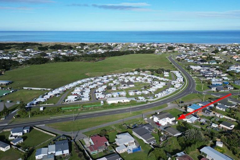 Photo of property in 31 Nash Parade, Foxton Beach, Foxton, 4815