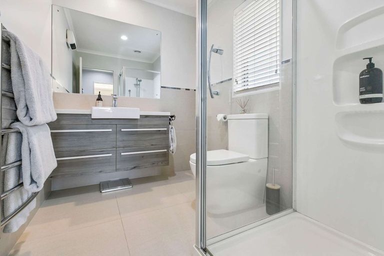 Photo of property in 5 Wick Place, Wattle Downs, Auckland, 2103