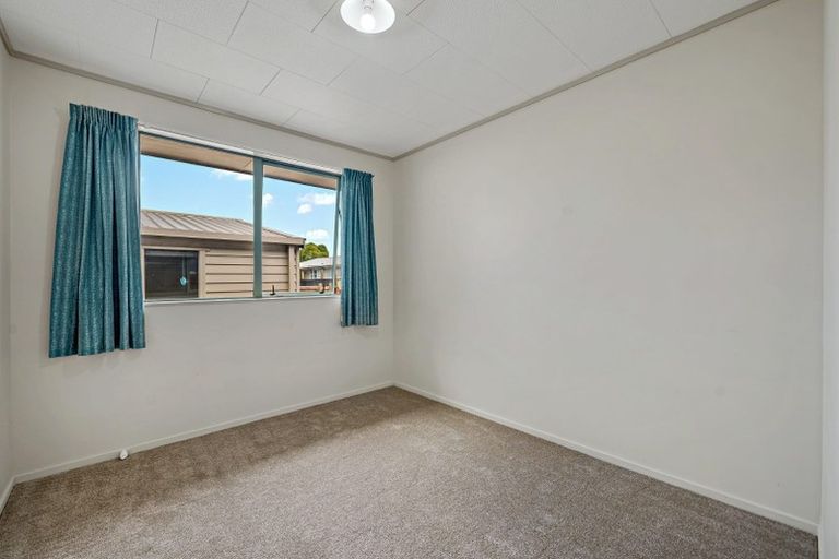Photo of property in 11a Keeling Road, Henderson, Auckland, 0612