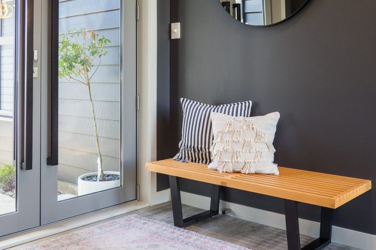 Photo of property in 10 Mediterranean Grove, Fitzherbert, Palmerston North, 4410