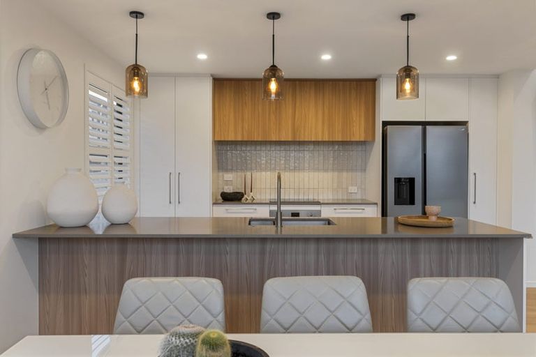 Photo of property in 33 Renata Crescent, Te Atatu Peninsula, Auckland, 0610