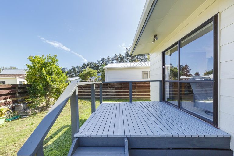 Photo of property in 52 Newton Place, Westbrook, Palmerston North, 4412