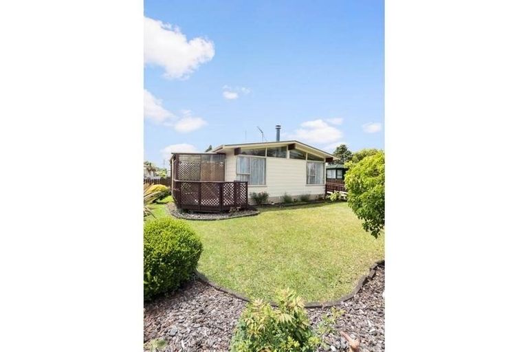 Photo of property in 13 Tango Place, Henderson, Auckland, 0610